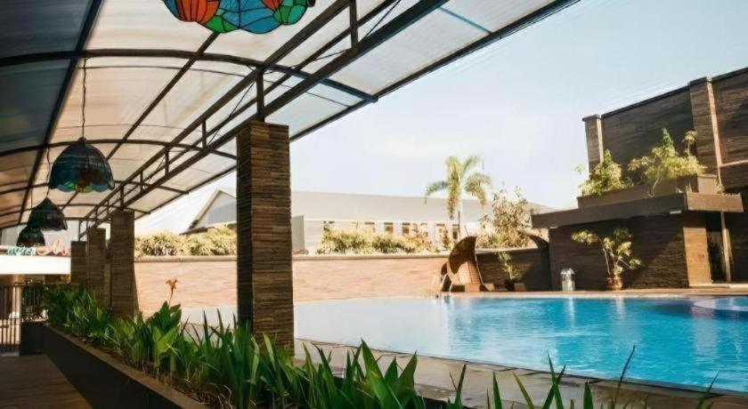 Hotel Asri Plaza Asia Tasikmalaya Kültér fotó