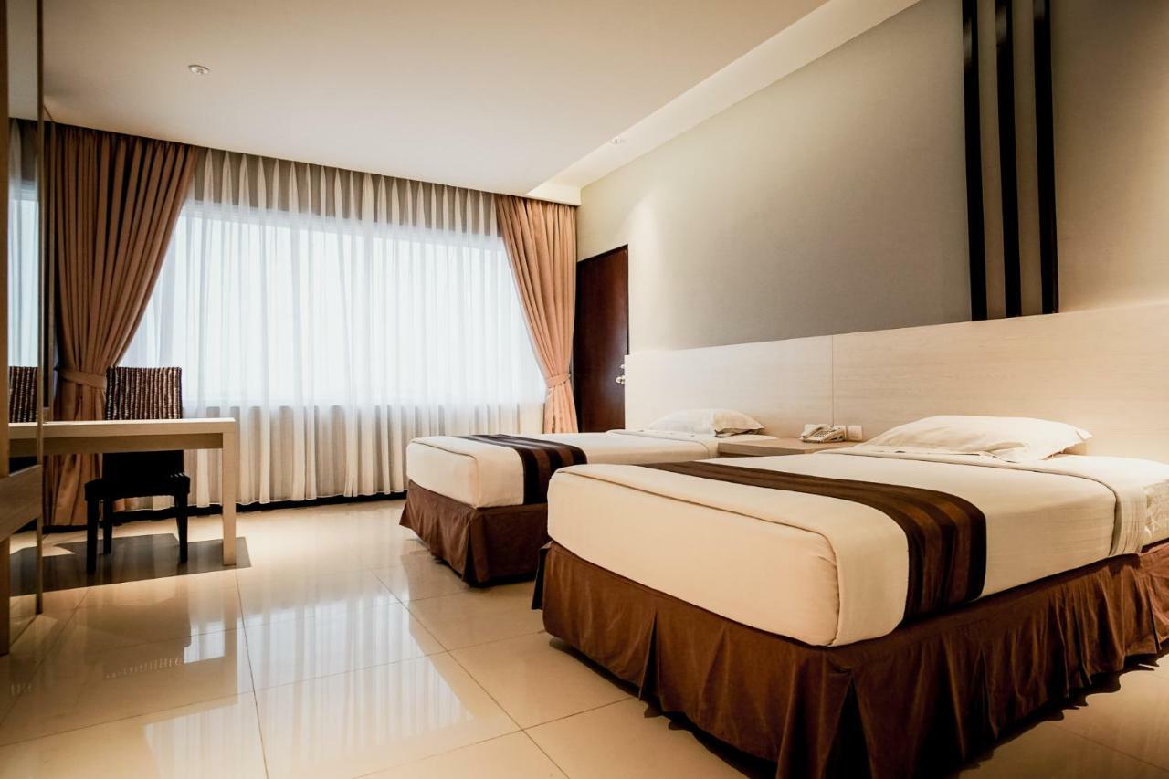 Hotel Asri Plaza Asia Tasikmalaya Kültér fotó