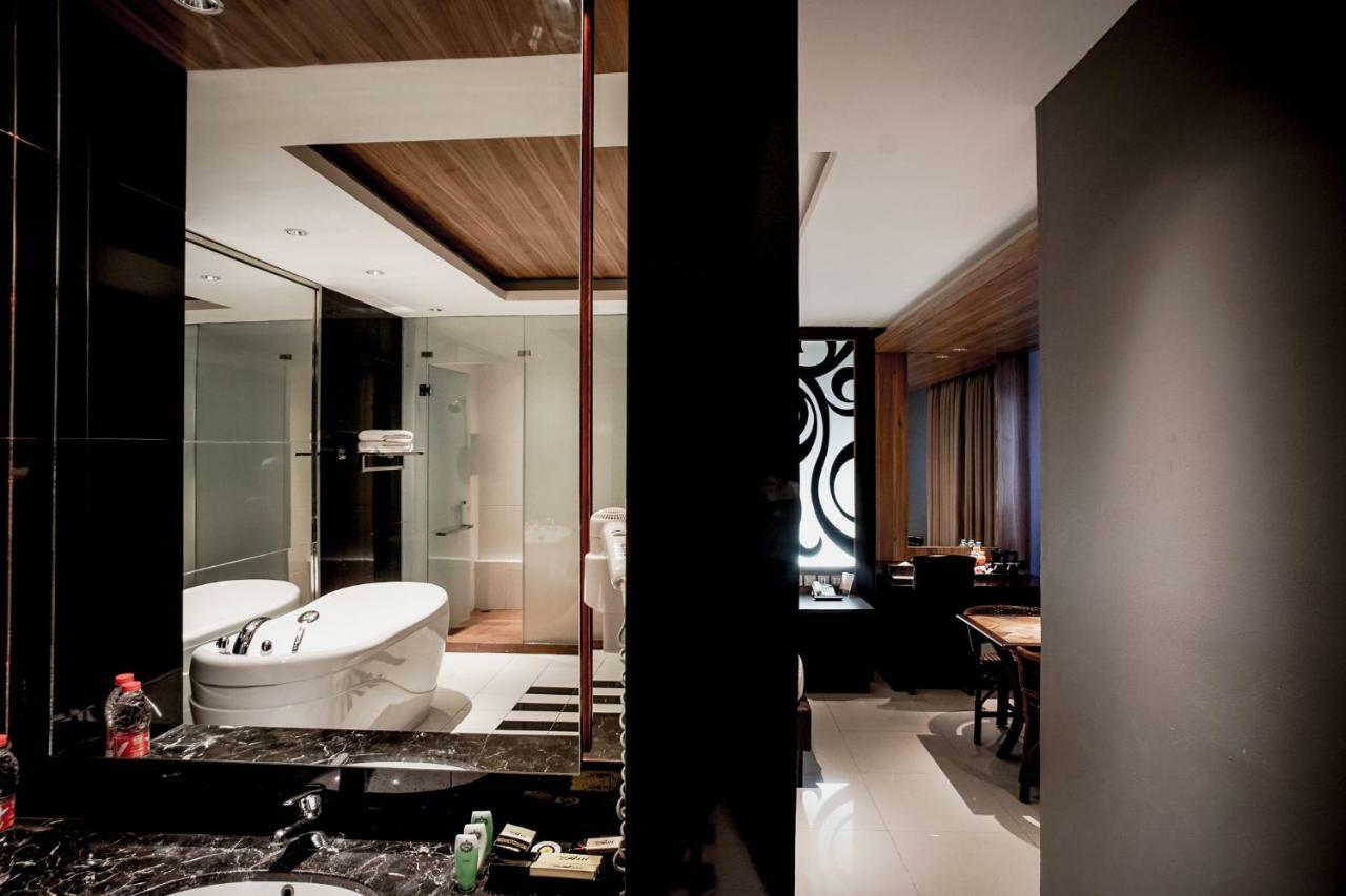 Hotel Asri Plaza Asia Tasikmalaya Kültér fotó