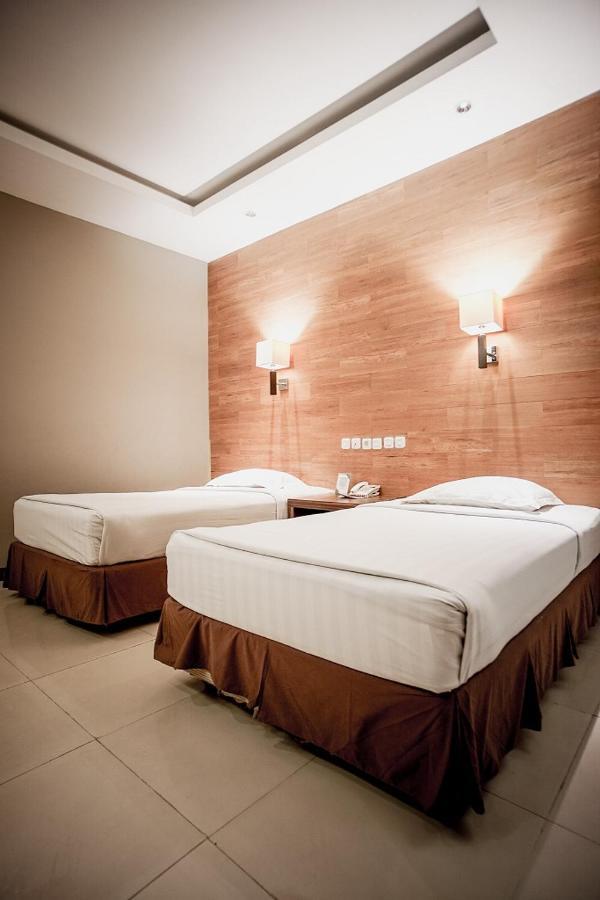 Hotel Asri Plaza Asia Tasikmalaya Kültér fotó